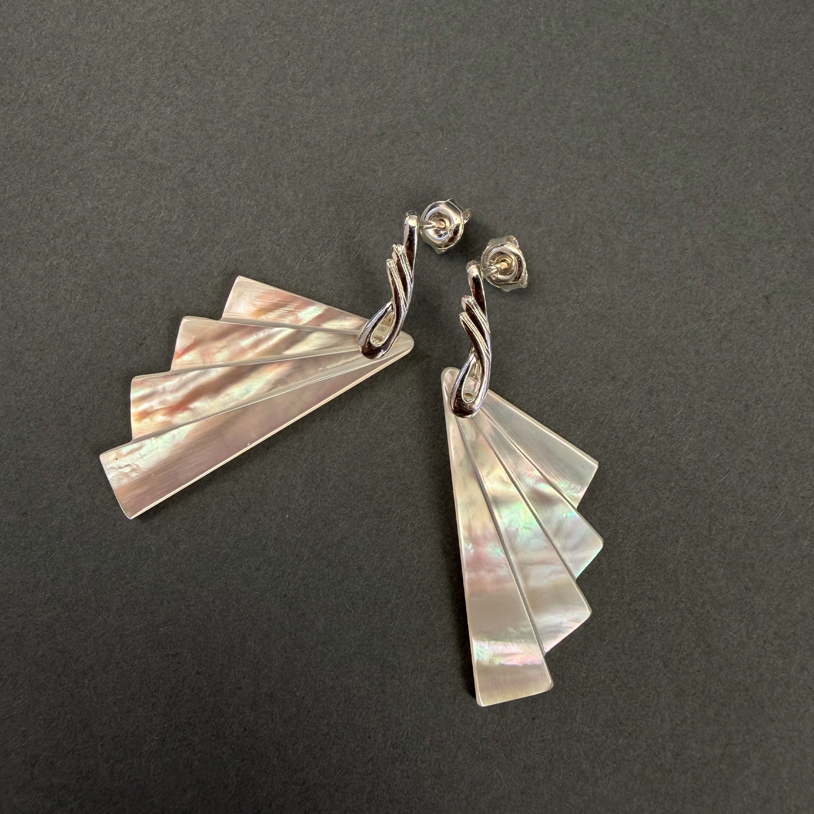 Boucle d&rsquo;oreilles Clou pendante Demi Panache